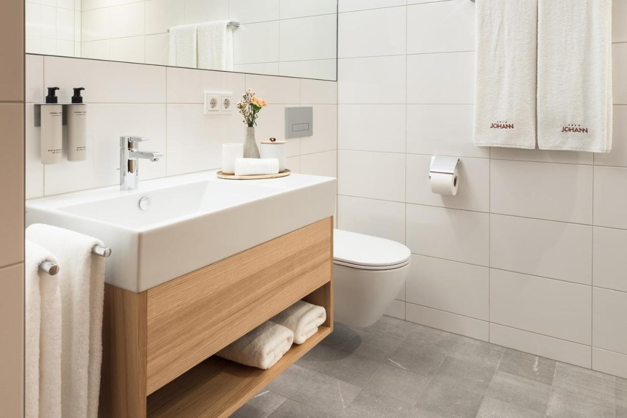 Hotel Johann Lauterach Bagian luar foto